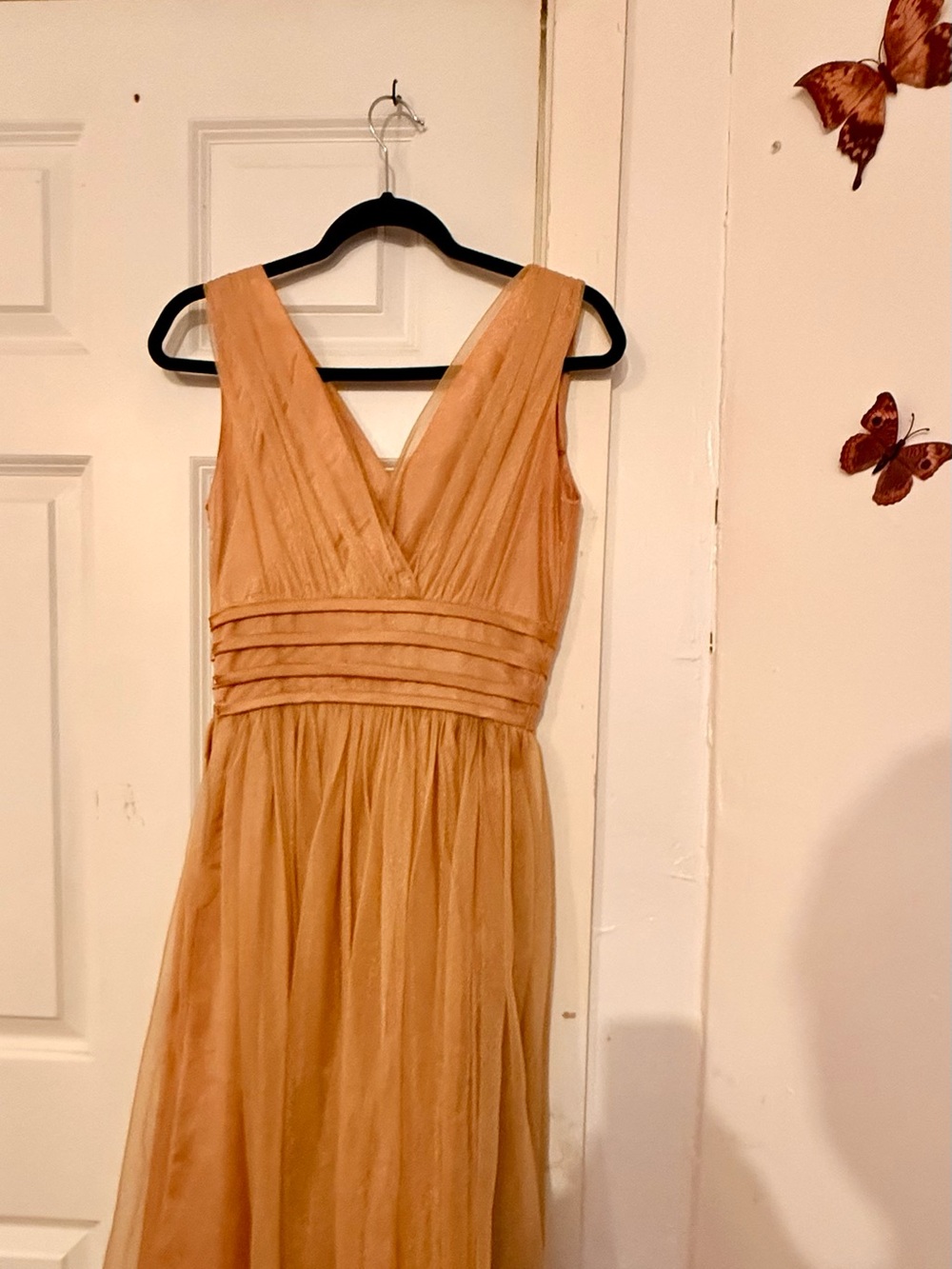 Stunning Vintage Sparkly Gold Sleeveless V-Neck Evening Dress